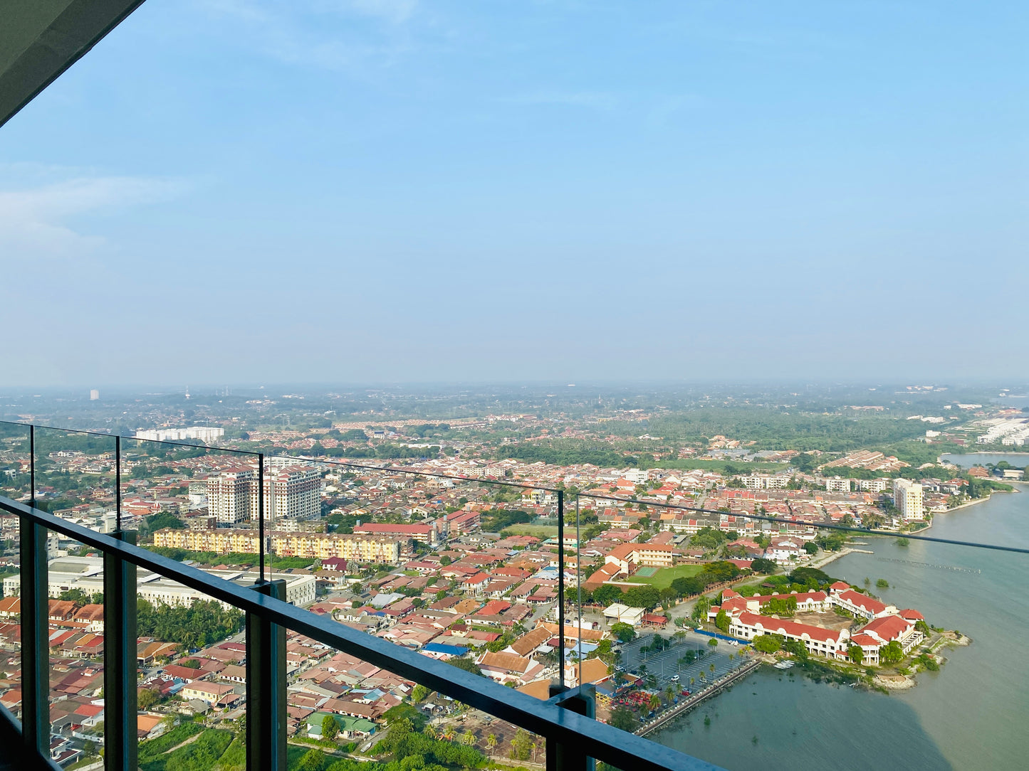 A33 Floor 3-Bedroom Apartment - Sea View @ Silverscape Residence, Melaka