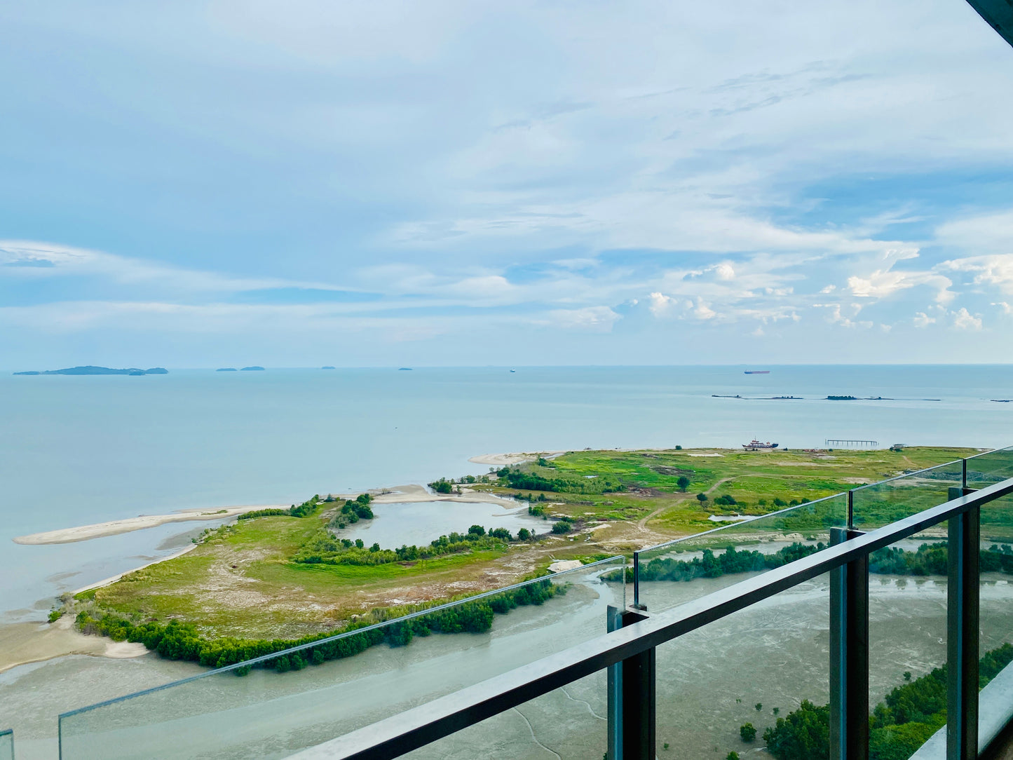 A25 Floor - 3 Bedroom Sea View Silverscape Homestay, Melaka