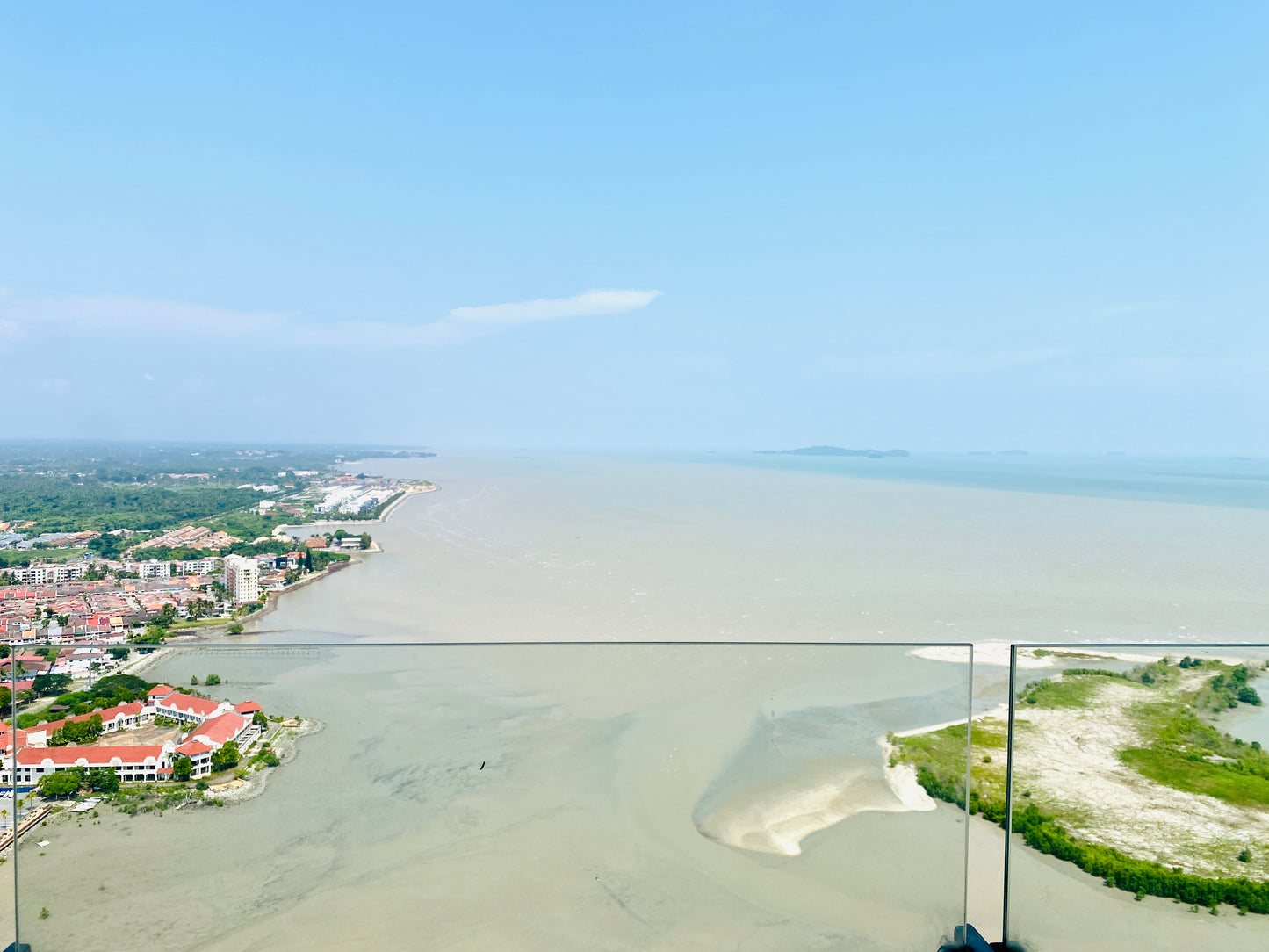 A31 Floor - 3-Bedroom Sea View Apartment at Silverscape, Melaka